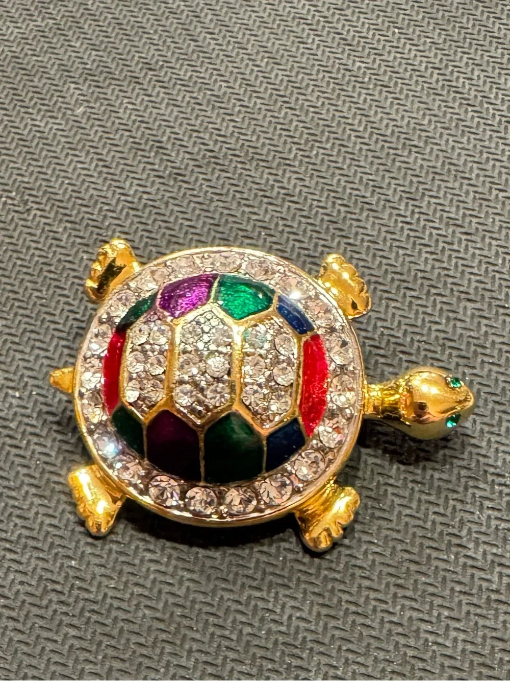 Vintage Gold Tone Turtle Brooch With Clean Rhinestones